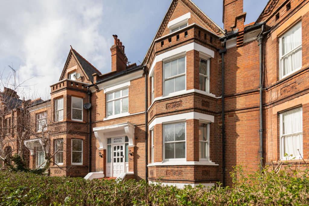 Victorian Beauty With Private Toilet And Shower Near Tube Station Londra Exterior foto